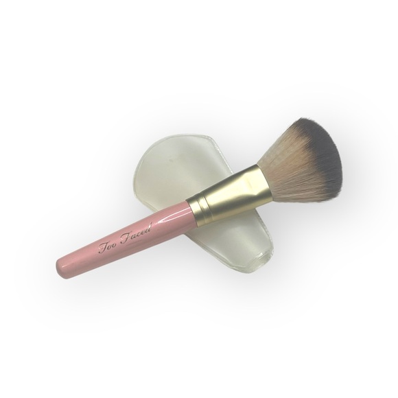 Deadstock: new Too Faced 𖠌 Teddy Bear Hair Powder Makeup Brush 𖠌 Blush Pink 𖠌 - Picture 5 of 16